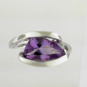 Sterling Silver Amethyst 2.77ct Ring - 001-200-01964