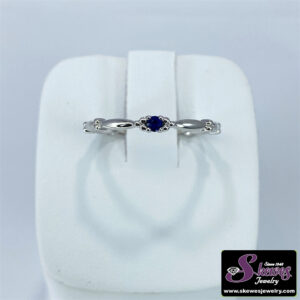 Elegant 10K White Gold Sapphire Ring