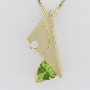 14K Yellow Gold Peridot Pendant with Diamond Accents