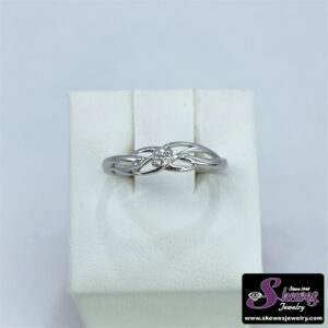 Elegant Sterling Silver Promise Ring with Diamond Accent