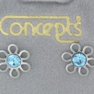 Elegant White Gold Open Daisy Earrings