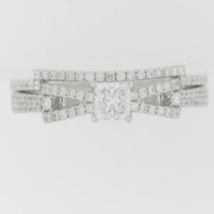 Elegant 18K White Gold Princess Cut Diamond Semi-Mount Ring