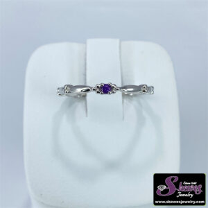 Elegant 10K White Gold Amethyst Ring