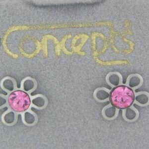 Elegant White Open Daisy Earrings