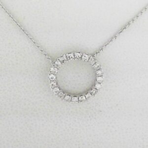 10K White Gold Diamond Circle Pendant
